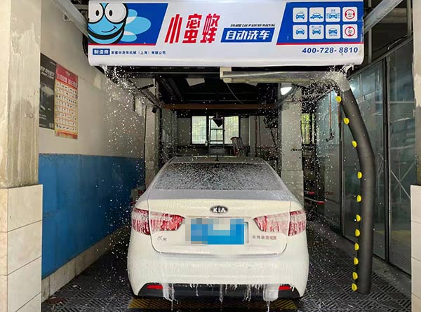武漢東風(fēng)汽車一廠、二廠洗車機(jī)